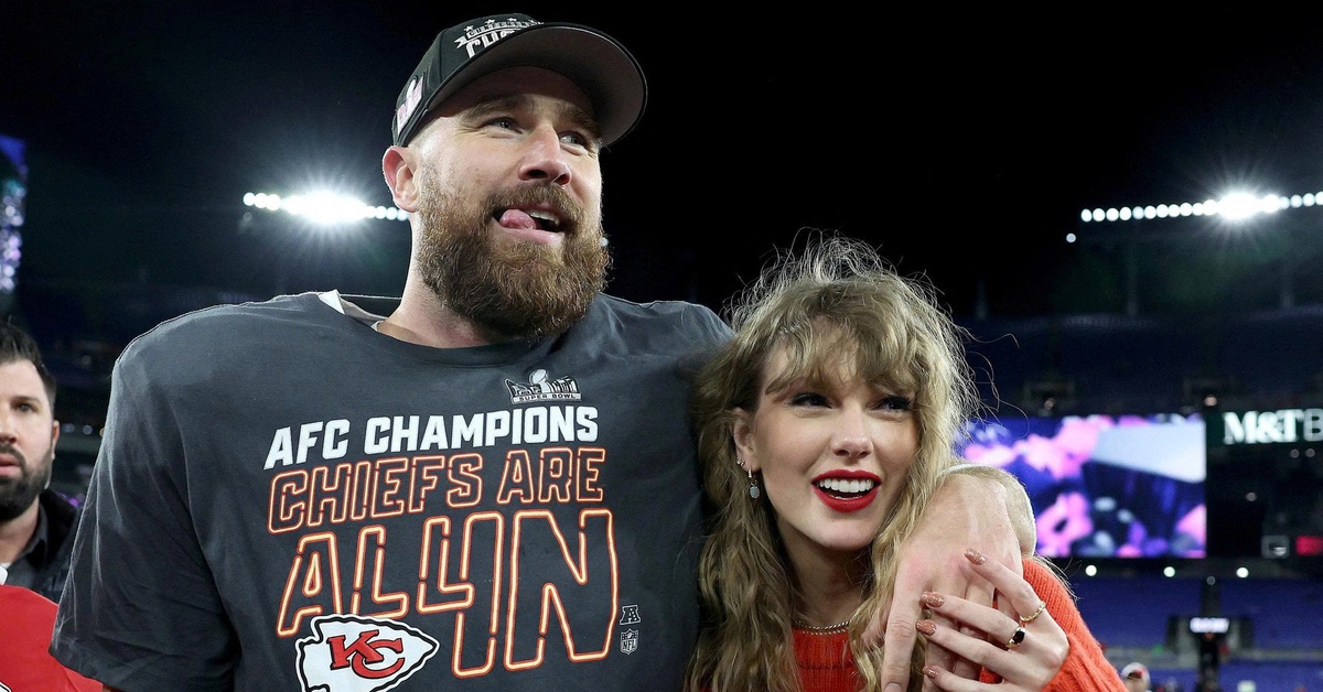 Chuyện tình Taylor Swift và Travis Kelce tạo cơn sốt thời trang bóng bầu dục