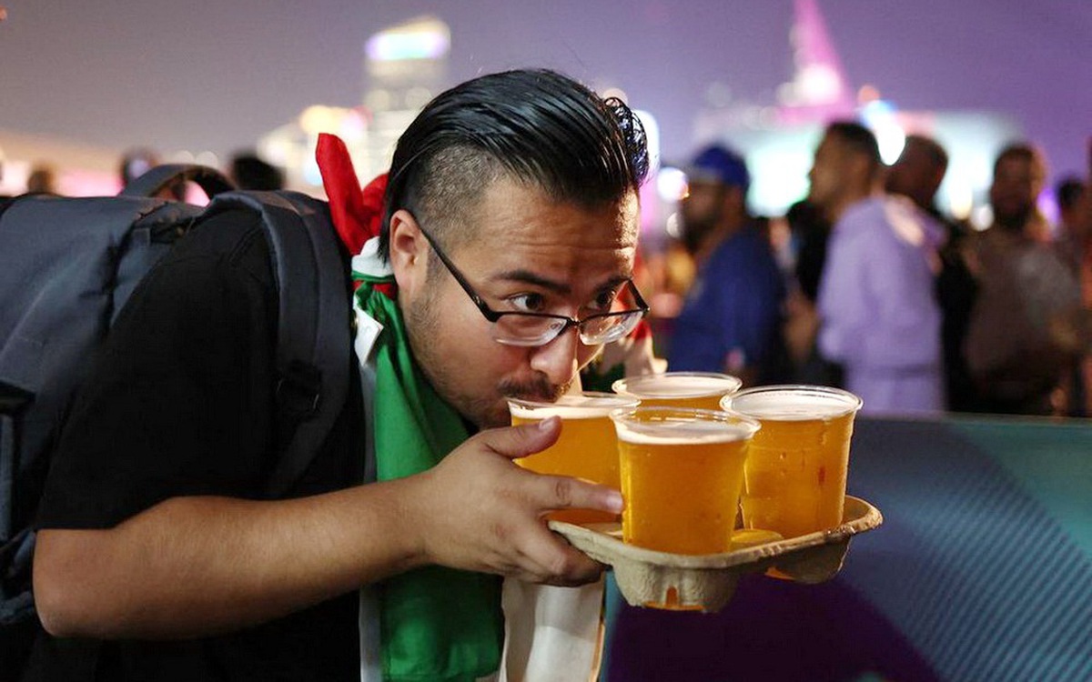 FIFA Club World Cup ế vé vì... giá cả bia bọt