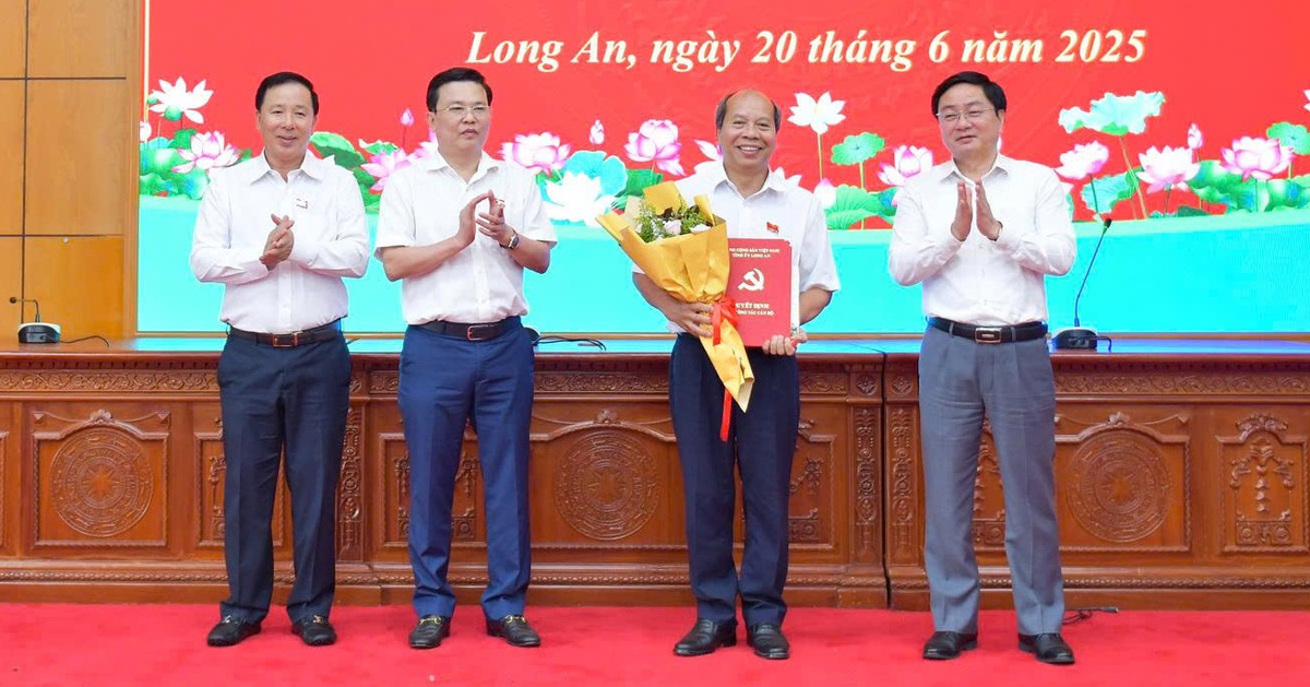 4 ủy viên Ban Thường vụ Tỉnh ủy Long An nghỉ hưu trước tuổi