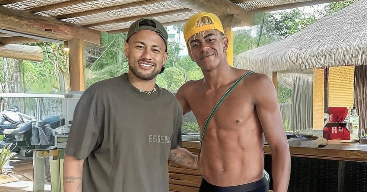 CĐV hoảng hồn khi thấy Yamal chơi chung với... Neymar