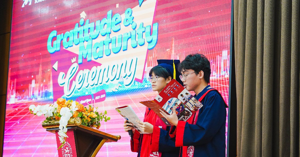 Lễ tri ân và trưởng thành cho học sinh lớp 12 tại Hệ thống Trường Việt Mỹ