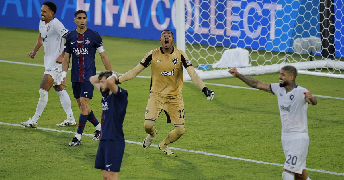 Địa chấn: PSG thua 'sốc' đại gia Brazil