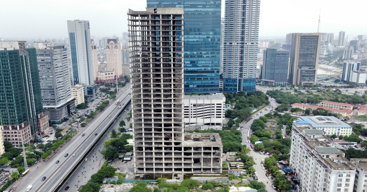 Bộ Xây dựng chỉ đạo Vicem sớm hoàn thành tòa tháp ngàn tỉ ‘đắp chiếu’ hàng chục năm