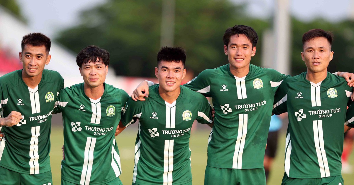 Công Phượng cùng CLB Trường Tươi Bình Phước làm nên lịch sử
