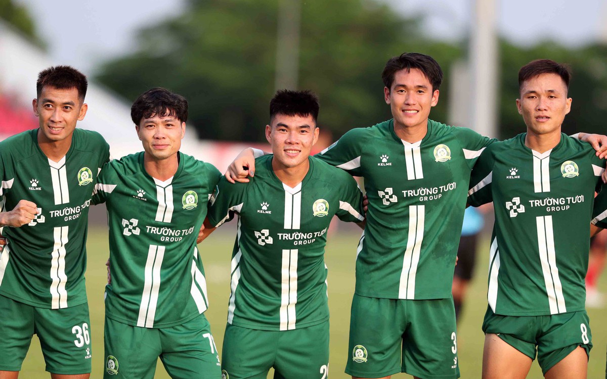 Công Phượng cùng CLB Trường Tươi Bình Phước làm nên lịch sử