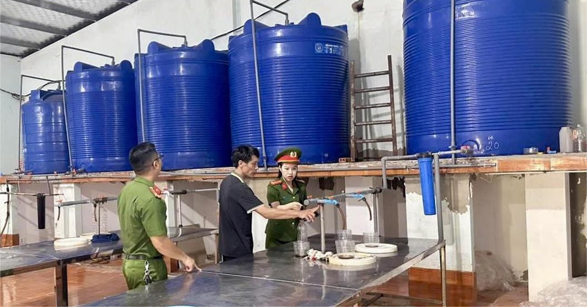 Vụ ngàn chai nước mắm vứt ven đường: Công an Thanh Hóa công bố kết quả kiểm tra