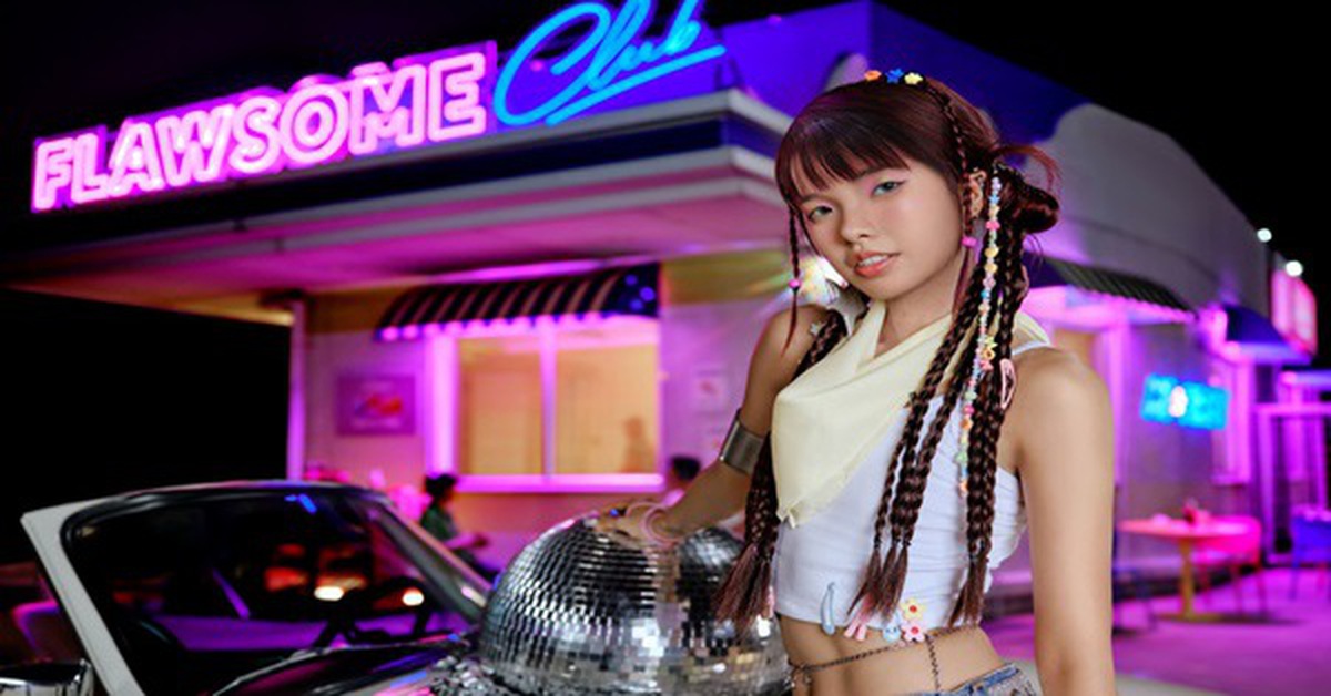 Zoe - tân binh nữ của làng nhạc ra mắt với ca khúc Hit my head