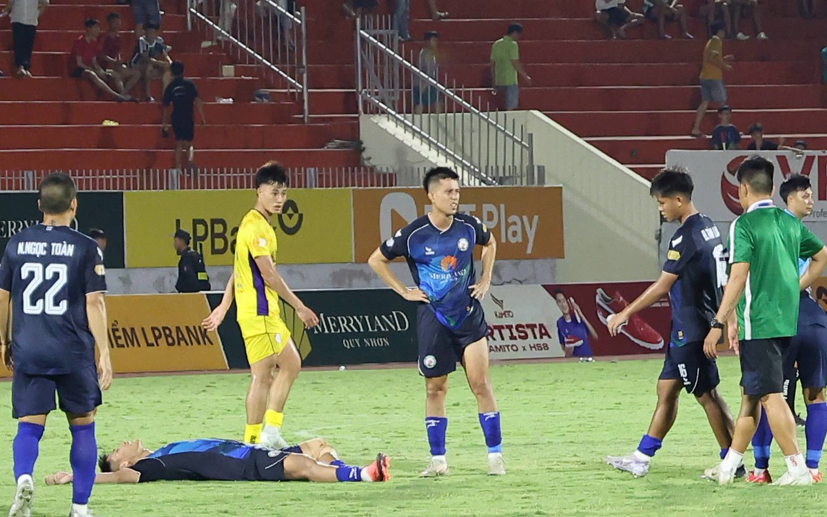 Thất bại 2-4 trước CLB Hà Nội, Bình Định chính thức chia tay V-League