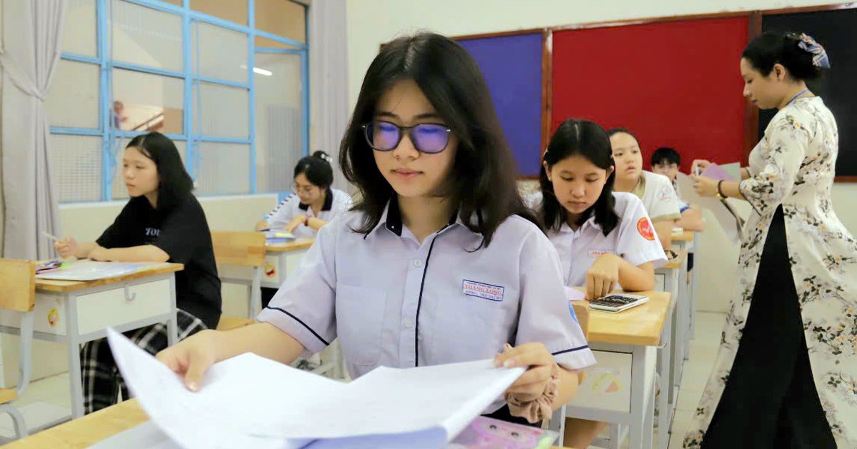 Kết quả chấm thi lớp 10 ở TP.HCM: Điểm 10 môn toán và ngoại ngữ ít hơn năm trước