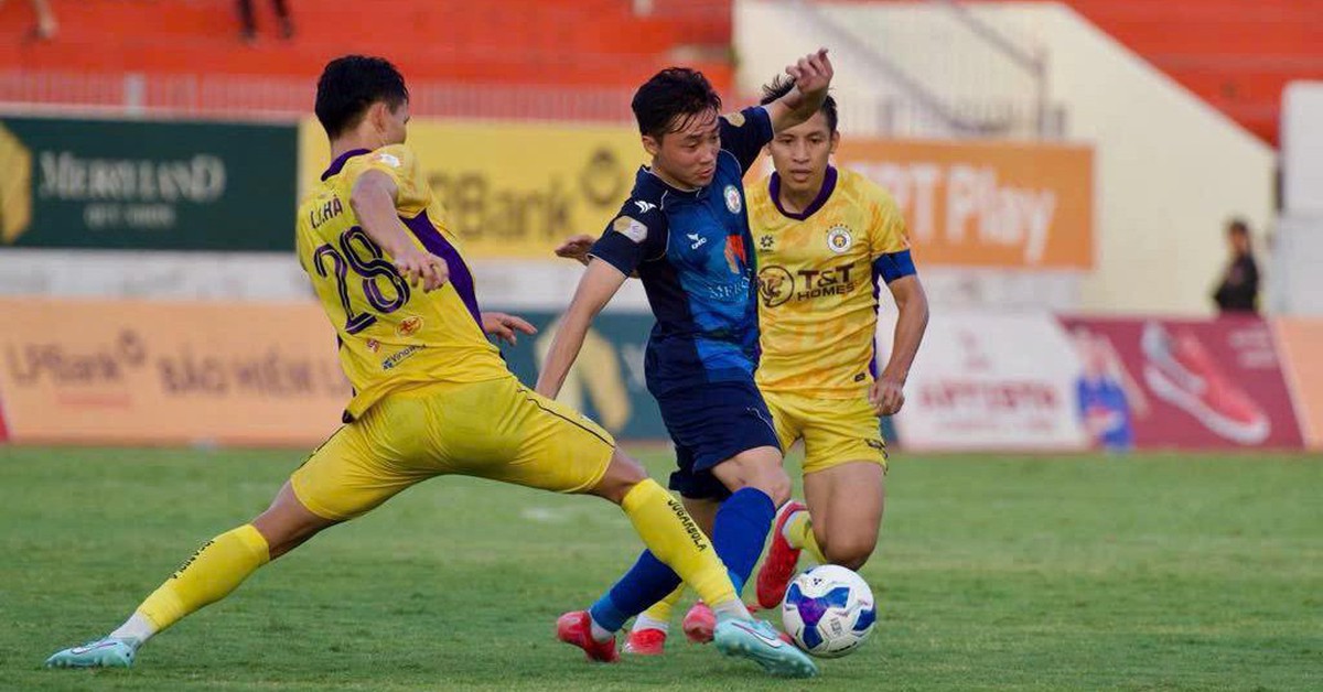 Bình Định - Hà Nội (hiệp 2) 0-4: Văn Tùng ghi bàn, Bình Định hết hy vọng trụ hạng