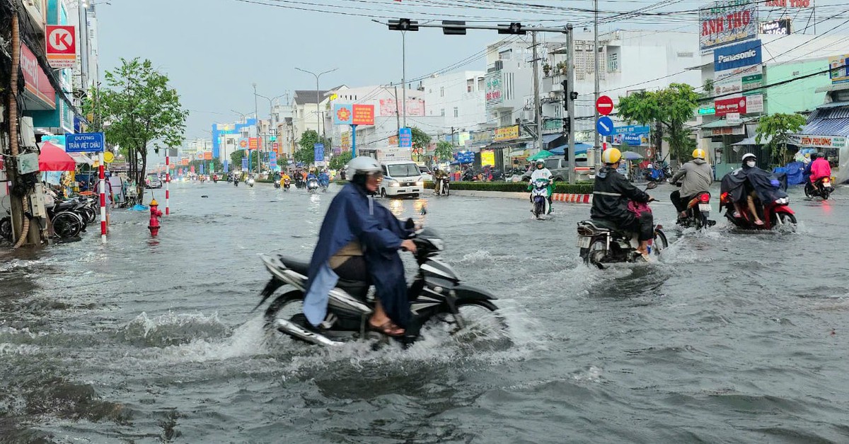 Thời tiết hôm nay 23-6: Bắc Bộ và Nam Bộ vẫn mưa to