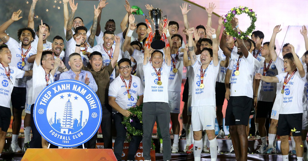 Cảm xúc ngày CLB Nam Định lần thứ 2 vô địch V-League