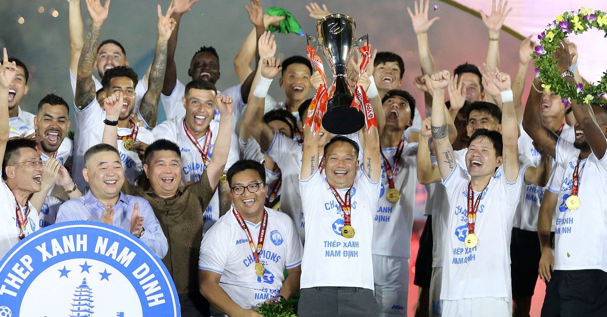 Cảm xúc ngày CLB Nam Định lần thứ 2 vô địch V-League