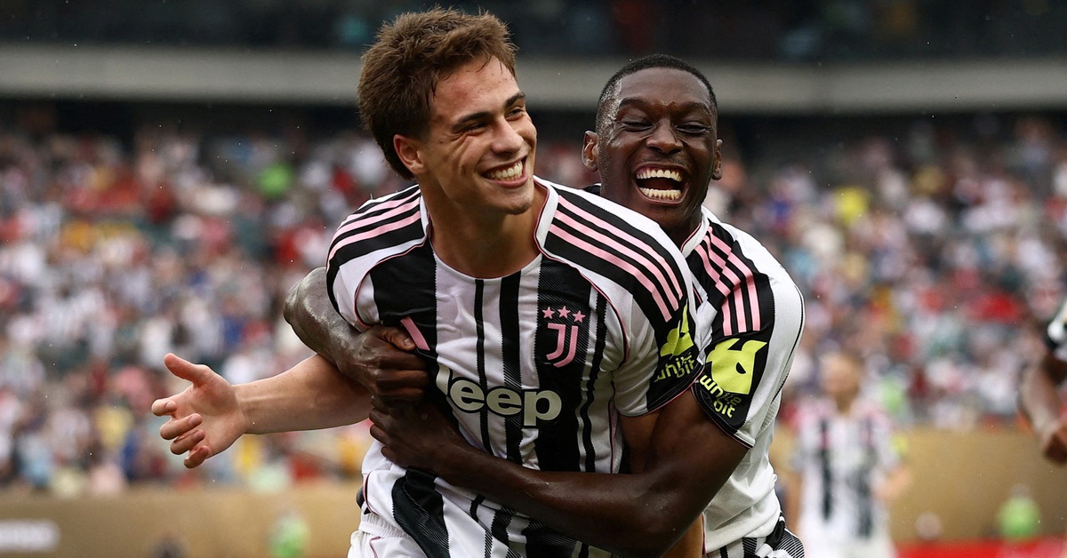 Siêu phẩm nã đại bác giúp Juventus đi tiếp tại Club World Cup