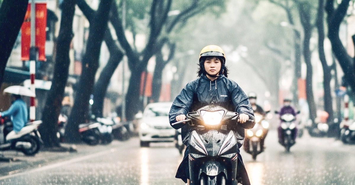 Nhớ mang áo mưa nghen con