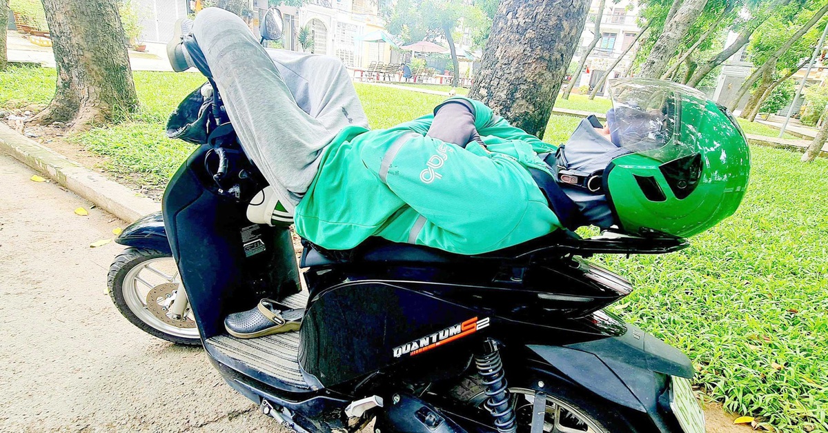 Những giấc ngủ trưa trên hè phố
