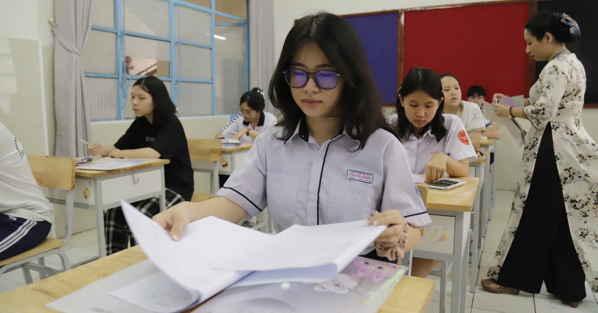 Kết quả chấm thi lớp 10 ở TP.HCM: Điểm 10 môn toán và ngoại ngữ ít hơn năm trước