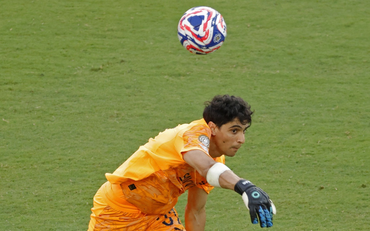 Al Hilal chia điểm với Salzburg trong trận đấu có 32 cú sút nhưng... 0 bàn thắng