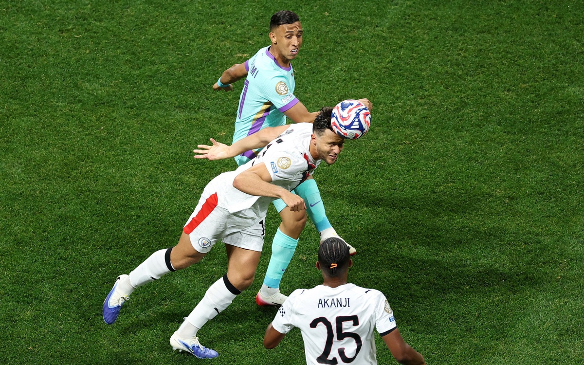 Man City - Al Ain (hiệp 1) 2-0: Echeverri sút phạt tuyệt đẹp nâng tỉ số