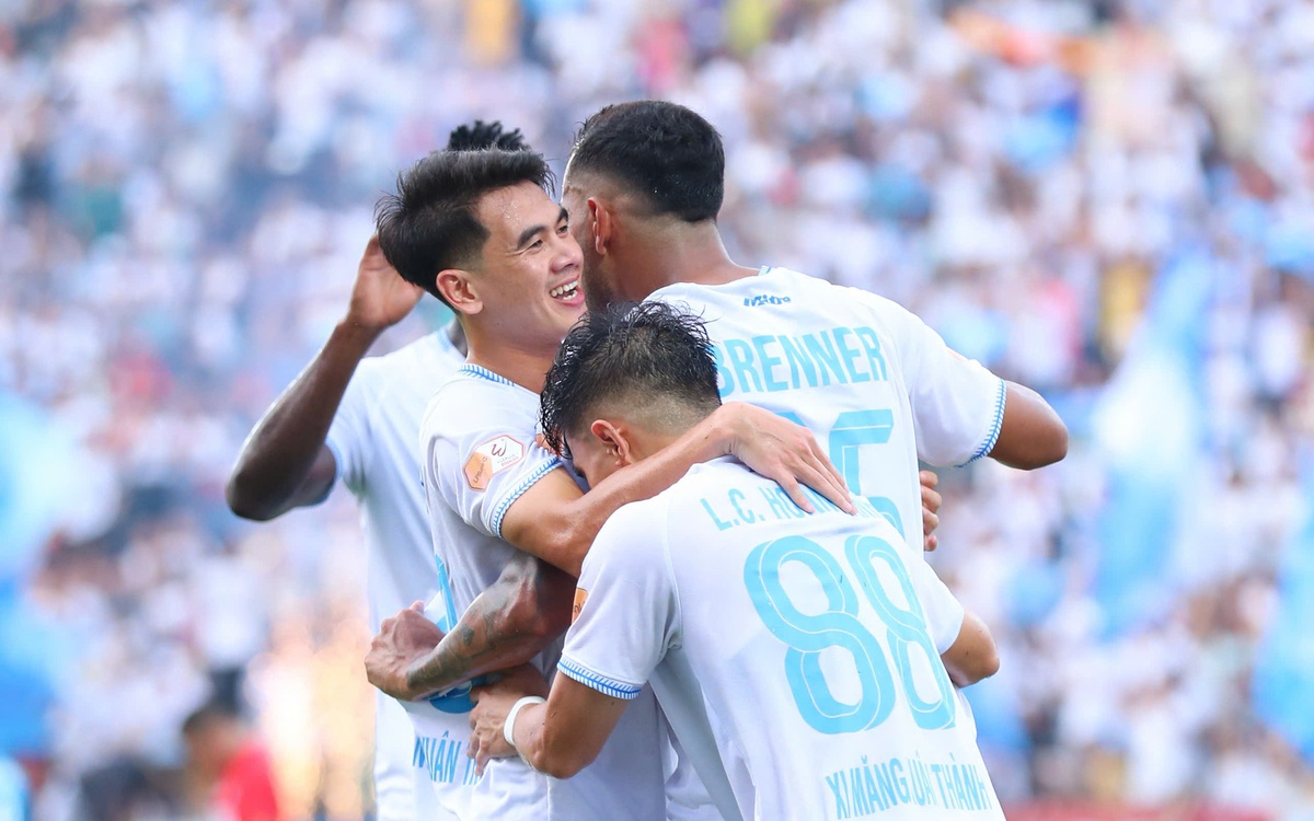 V-League 2024-2025: bàn thắng và khán giả giảm, thẻ phạt tăng