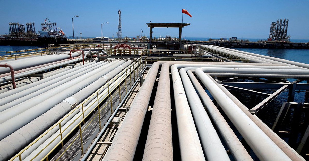 Giá dầu giảm mạnh, chứng khoán Mỹ bật tăng sau khi Iran tấn công căn cứ ở Qatar