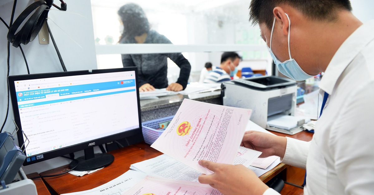 Chủ tịch xã, phường được cấp sổ đỏ: Thuận cả đôi đường