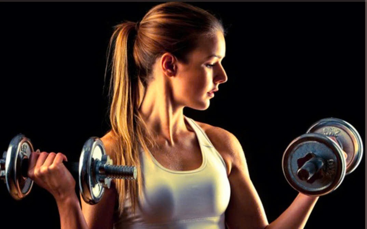 Dân công sở, chọn đi bộ hay đến phòng gym?