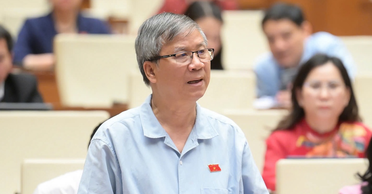 ‘Thi vào cấp 1, cấp 2 rất khó còn thi thạc sĩ, tiến sĩ không khó lắm, thậm chí rất dễ’