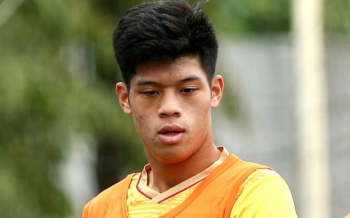 HLV Kim Sang Sik gọi bổ sung tiền vệ Nguyễn Đức Việt lên tuyển U23 Việt Nam