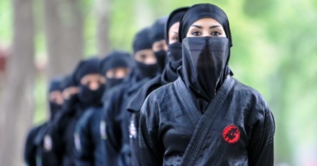 Thực hư về đạo quân ninja nữ của Iran