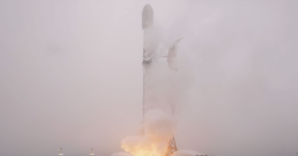 SpaceX đưa tro cốt người lên vũ trụ