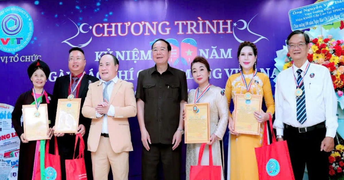 Ban giám đốc Trung Tâm UNESCO Văn hóa Thông tin và Truyền thông có thành viên mới