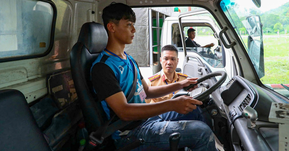 Ngày đầu Công an Hà Nội sát hạch cấp giấy phép lái xe ô tô, có học viên đạt 100 điểm