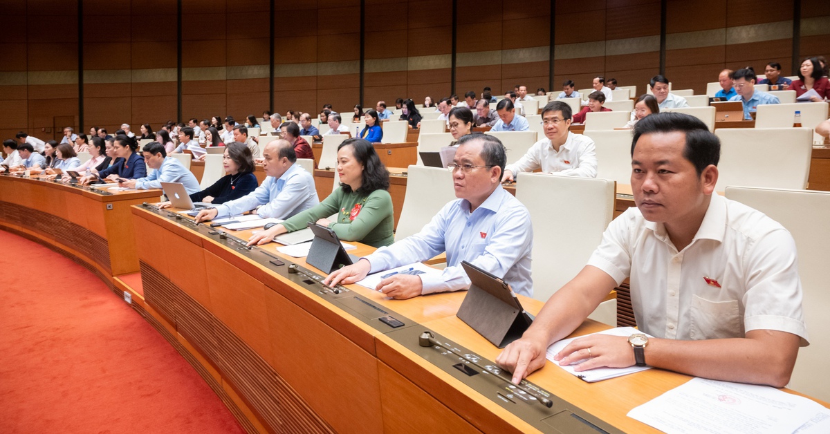Quốc hội 'chốt' luật quy định công chức, viên chức chỉ có một quốc tịch