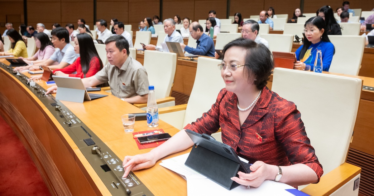 Chính thức thông qua các quy định mới về tuyển dụng, vị trí việc làm, thu nhập của cán bộ, công chức