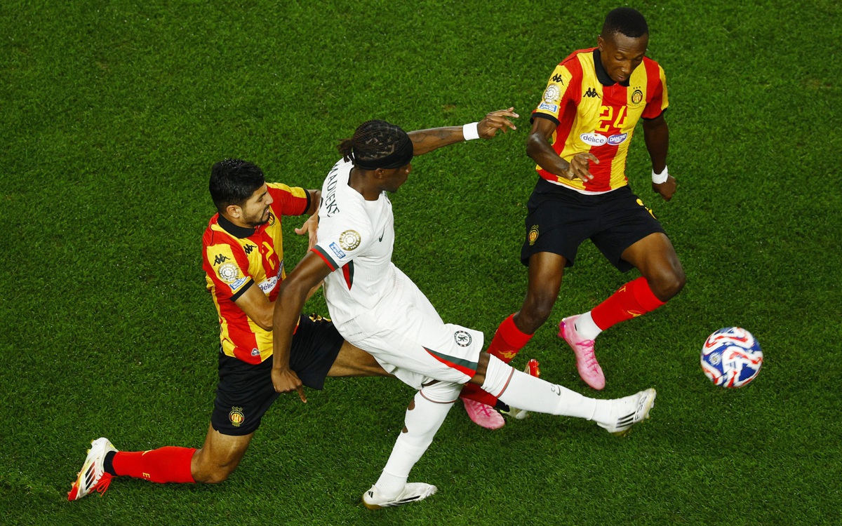 ES Tunis - Chelsea (hiệp 1) 0-0: Chelsea kiểm soát bóng 75%