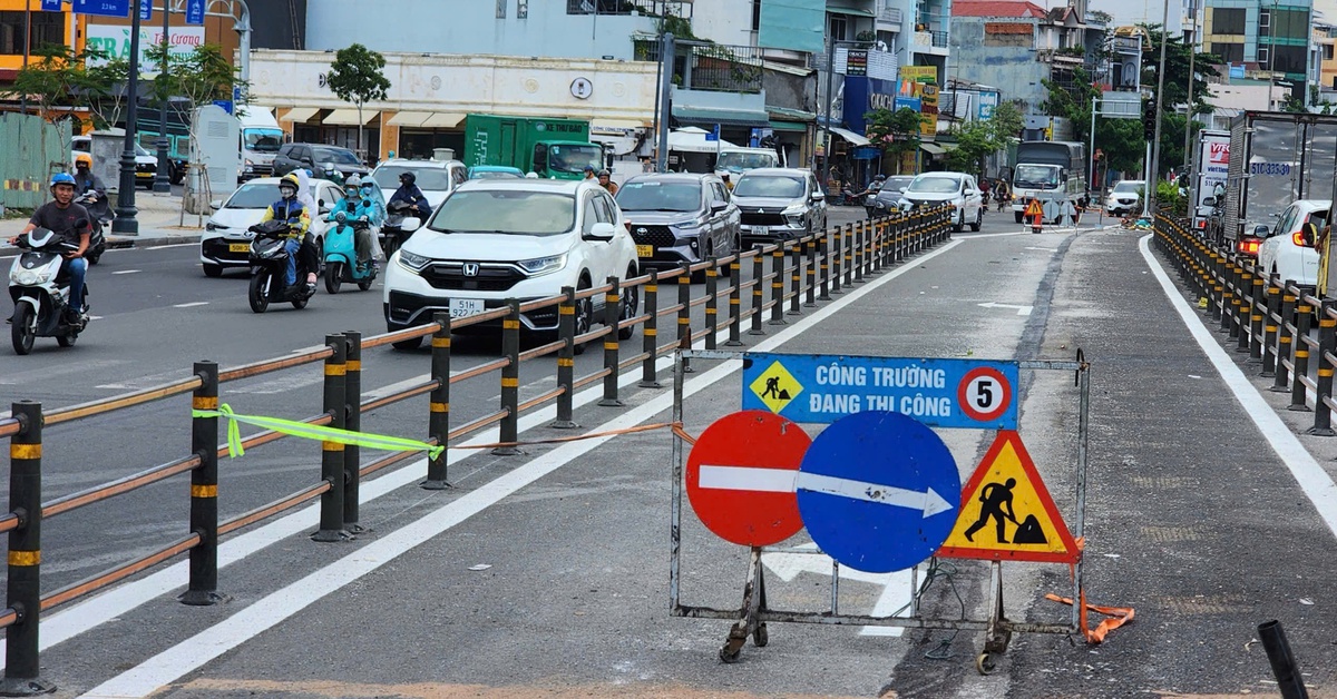 Sắp mở dải phân cách đường Cộng Hòa, người dân vào nhà ga T3 đỡ đi đường vòng