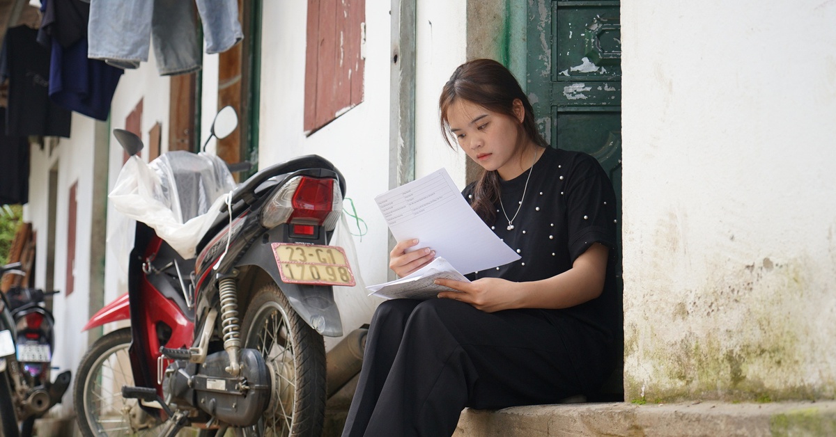 Bữa cơm 5.000 đồng trong xóm trọ của thí sinh vùng cao