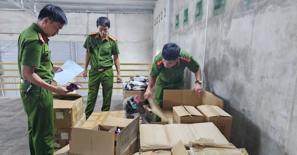 Mỹ phẩm không rõ nguồn gốc thu giữ tính theo đơn vị tấn