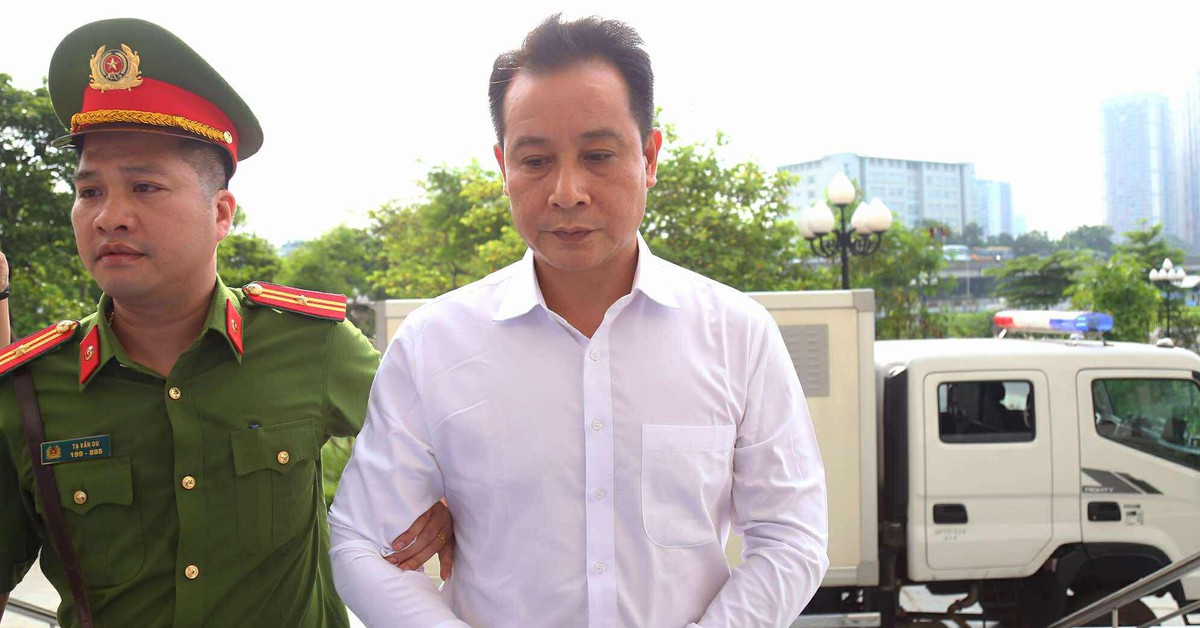 Nhận 5 tỉ và 500.000 USD, cựu phó bí thư Vĩnh Phúc nói 'đây là tiền bị cáo xin của Hậu'
