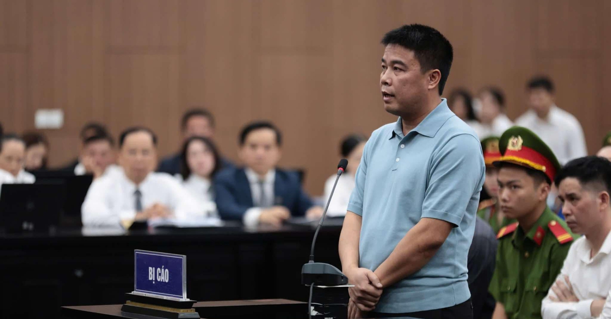 Phó tổng giám đốc Phúc Sơn khai chỉ học lớp 6, 'chuyên trách' đi đổi tiền đô cho ông Hậu hối lộ