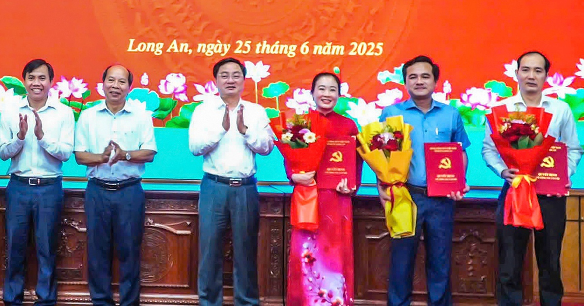 Nhiều lãnh đạo huyện, sở tại Long An được điều động nhận nhiệm vụ mới