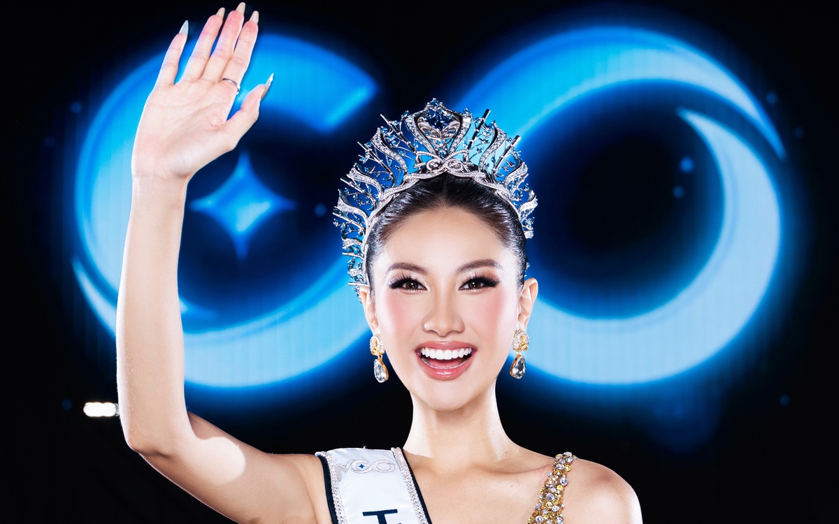 Hoa hậu Hoàn vũ Phương Linh được khen với đề văn ‘vùng trời quê hương nào cũng là bầu trời Tổ quốc'