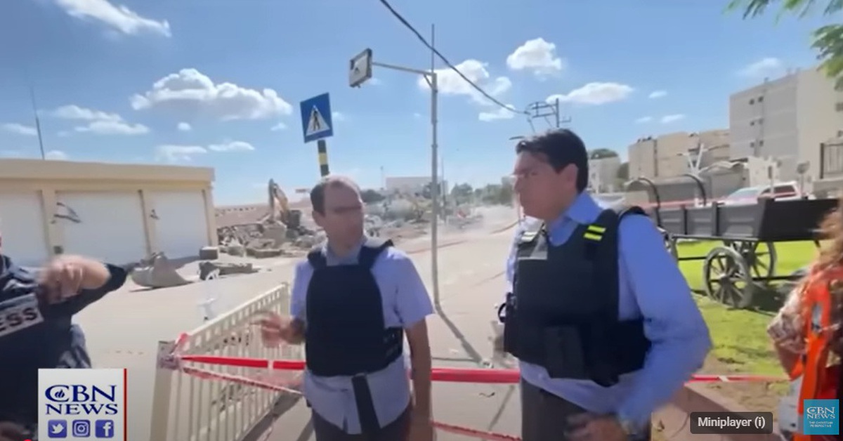 Nghị sĩ Quốc hội Israel bỏ chạy vì tên lửa Iran?