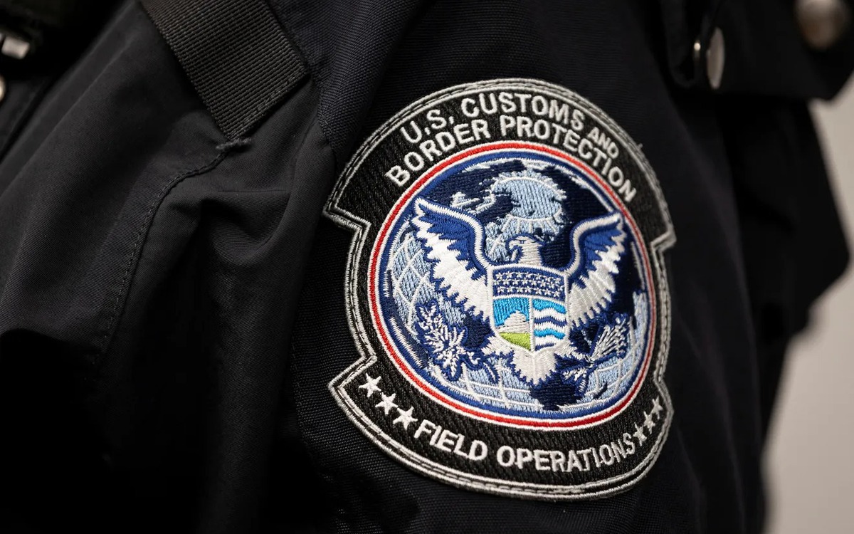 Mỹ bác tin du khách Na Uy bị từ chối nhập cảnh vì tấm ảnh chế phó tổng thống Mỹ