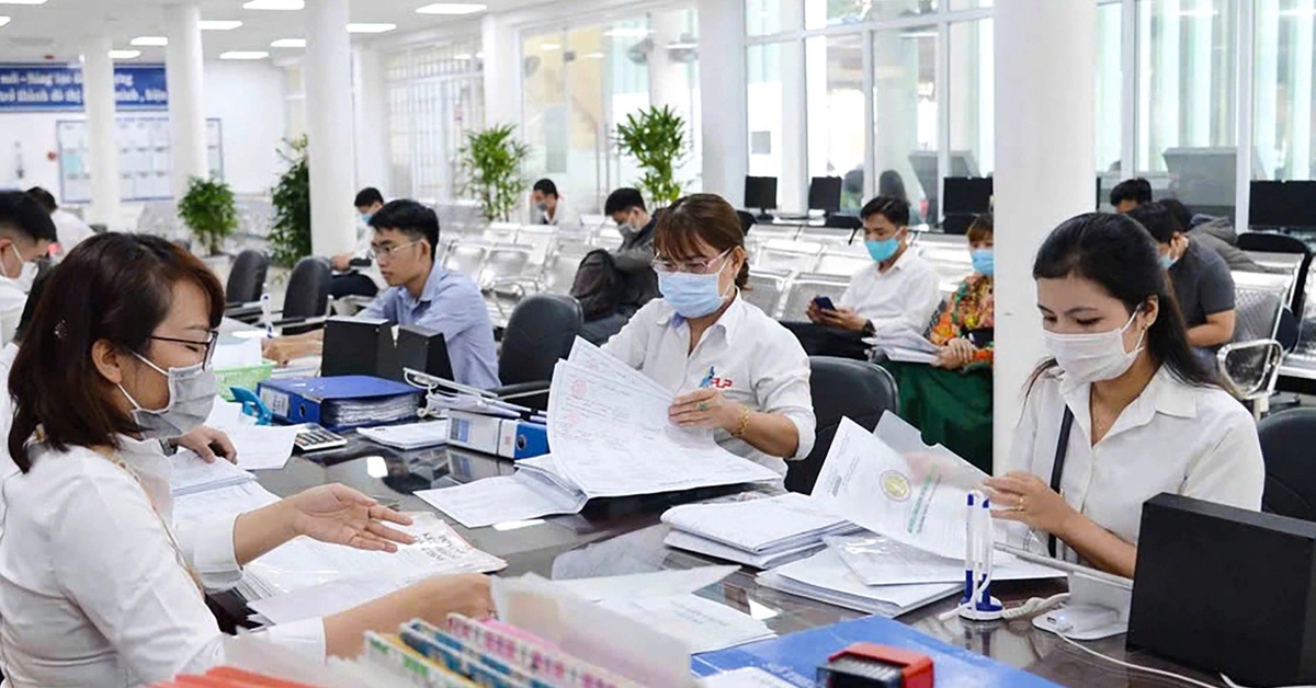 Vì sao bỏ hình thức kỷ luật giáng chức, hạ bậc lương với cán bộ, công chức?