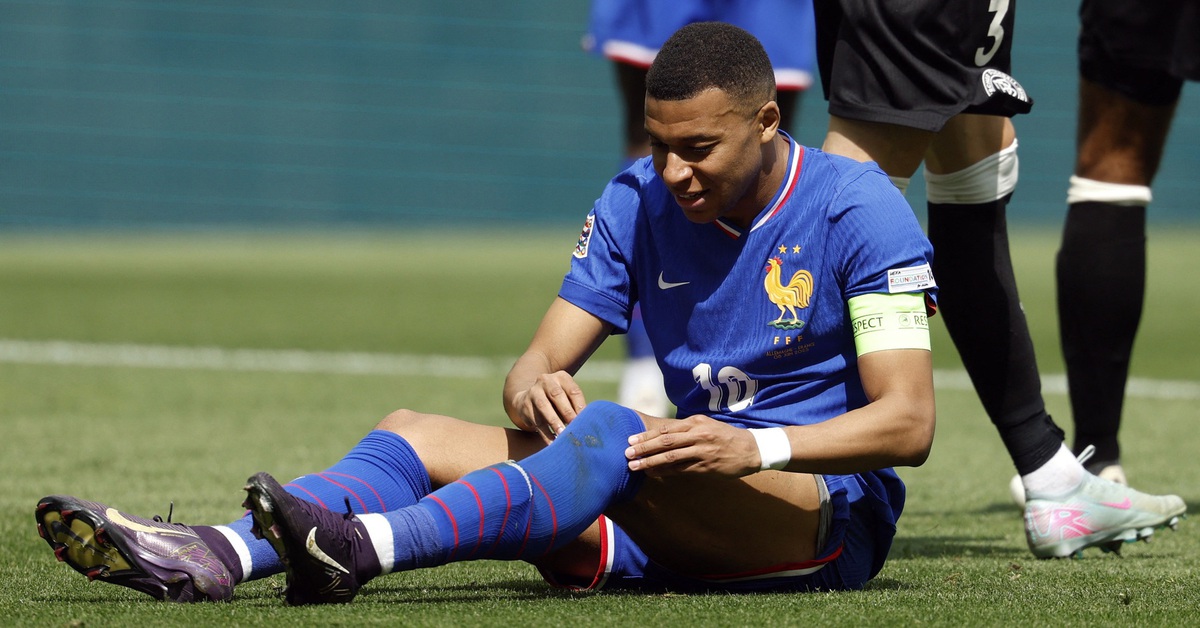 Mbappe tố PSG 'quấy rối và tống tiền'