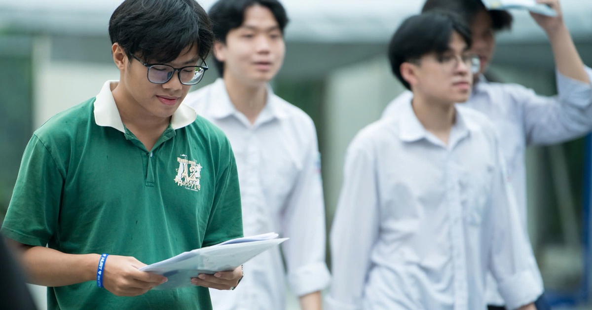 Đề tổ hợp môn khoa học tự nhiên kỳ thi tốt nghiệp THPT 2025