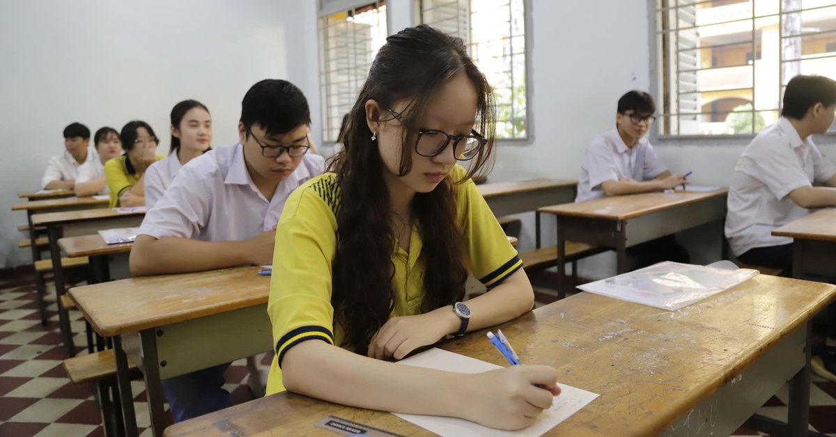 Đề môn giáo dục kinh tế và pháp luật thi tốt nghiệp THPT 2025