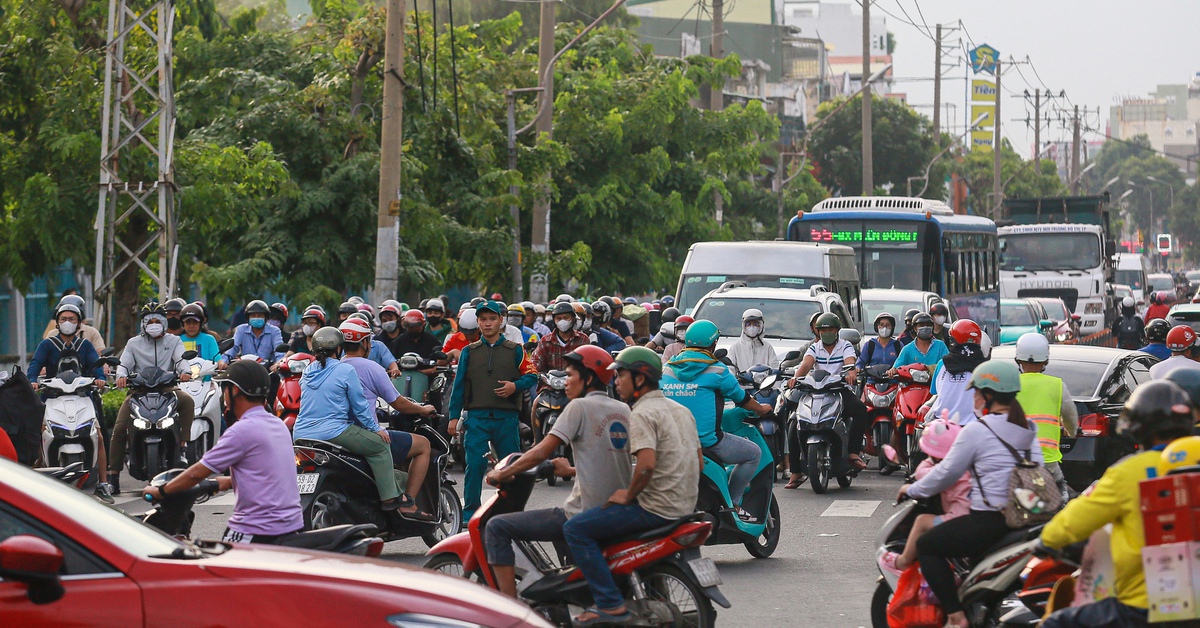 6 tháng 4 người chết vì tai nạn trên đường Quang Trung, có giải pháp không?